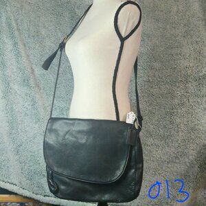 stone mountain black shoulder bag in good condition